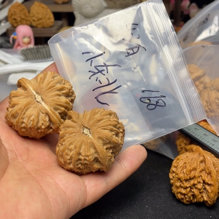 文玩核桃把件小*北白狮子