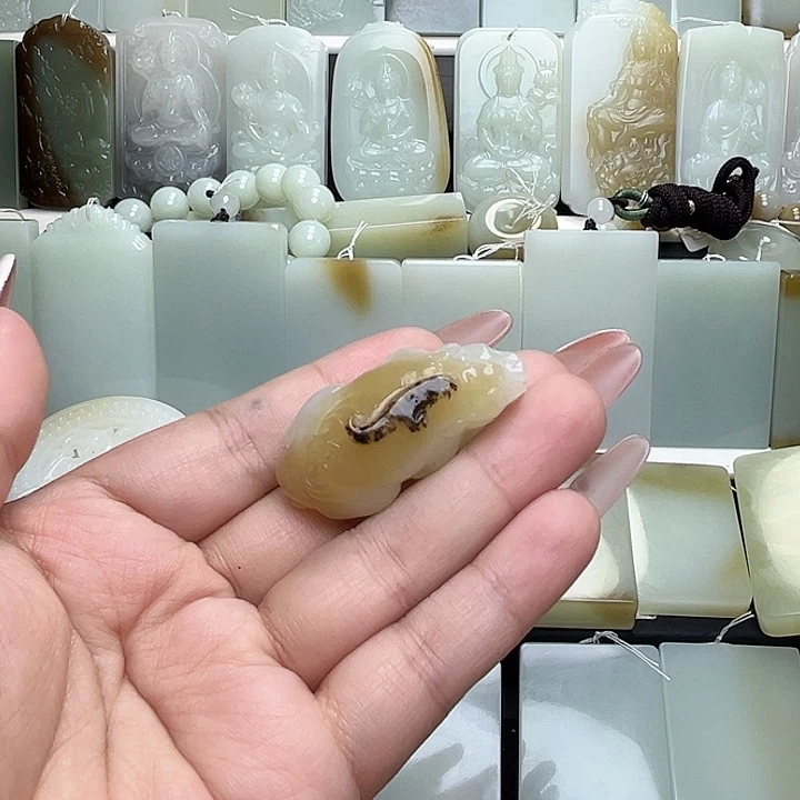 颈饰未镶嵌和田玉