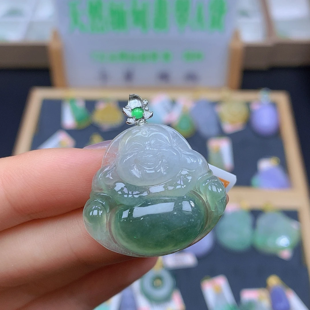 翡翠18K金镶嵌颈饰翡翠
