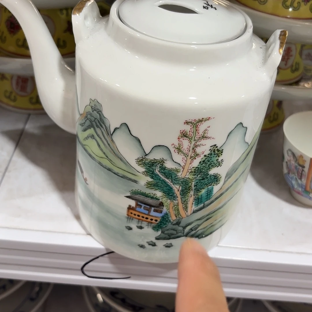 景德镇现代陶瓷用品