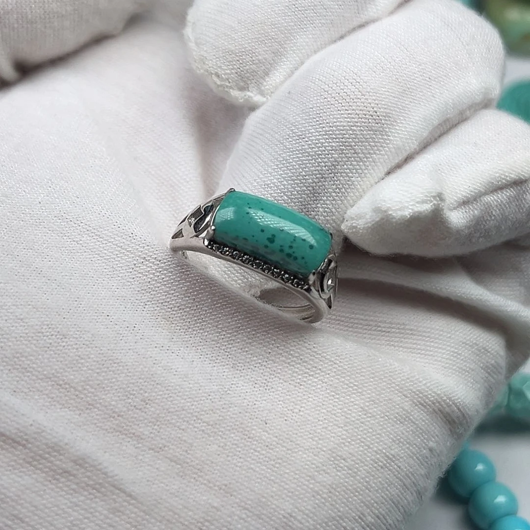 未镶嵌绿松石珠宝奇石