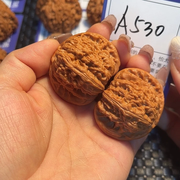 桃核把件43狮子A530