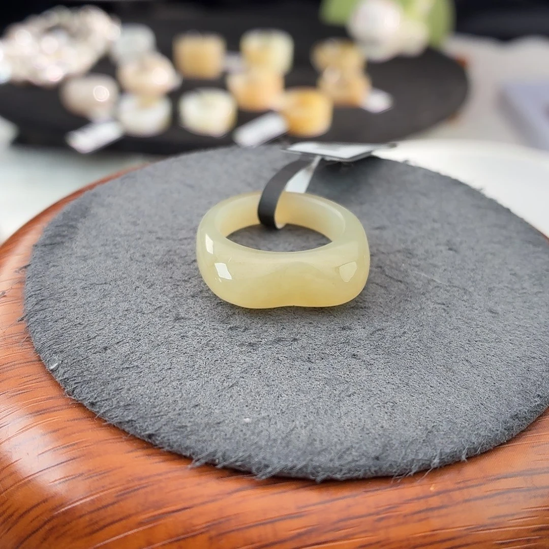 和田玉（糖玉）未镶嵌戒指b124浅糖猫耳17.4