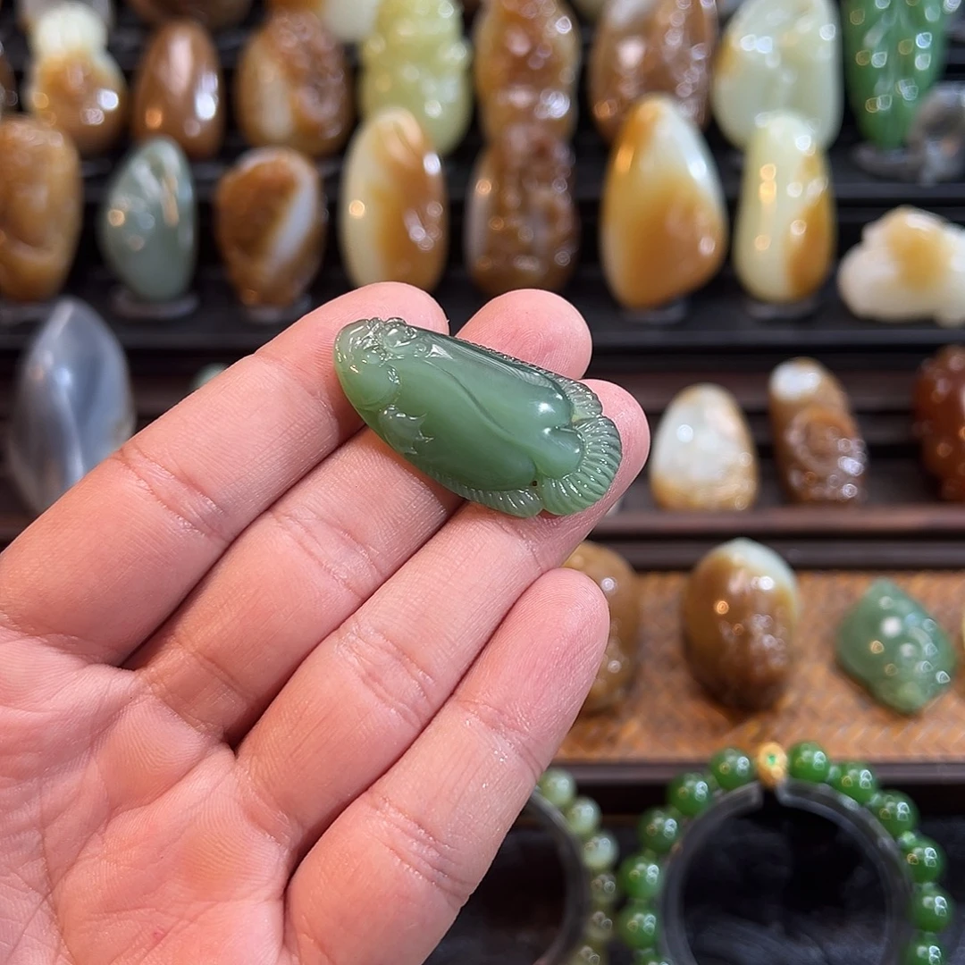 和田玉未镶嵌颈饰