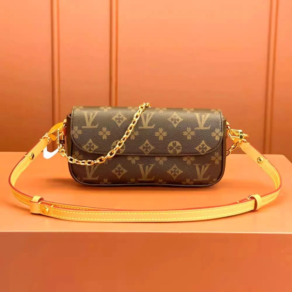 香港品牌轻奢2025新款老花时尚百搭小众麻将包链条包腋下包法棍包