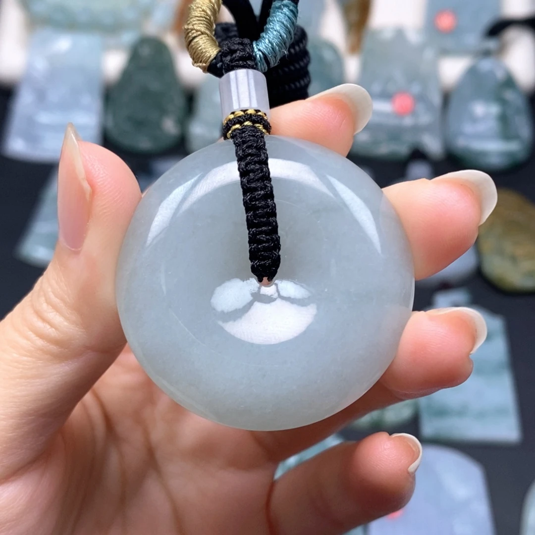 翡翠未镶嵌颈饰平安扣