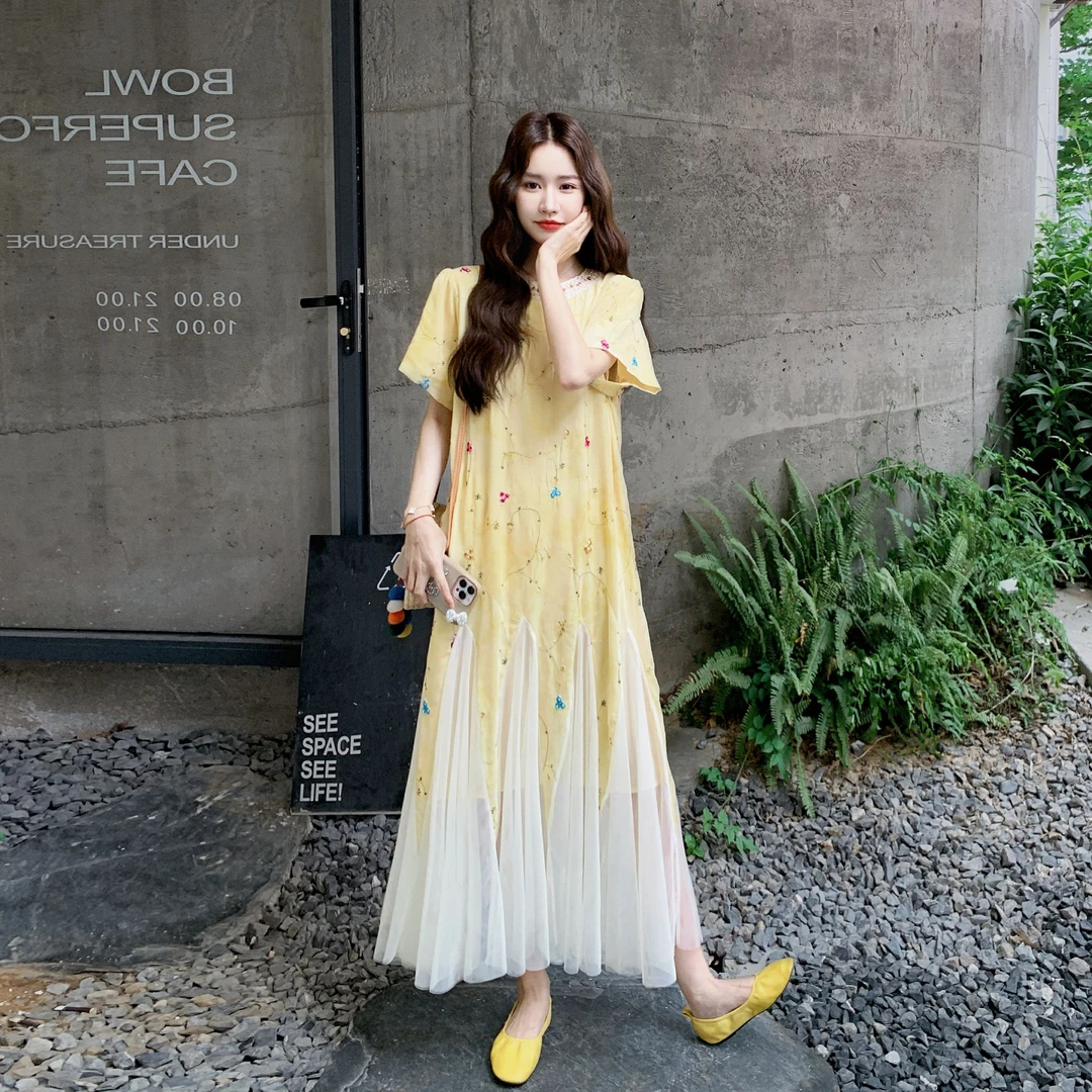 韩系网纱拼接连衣裙女夏2025新款设计感减龄遮肉显瘦刺绣花卉长裙