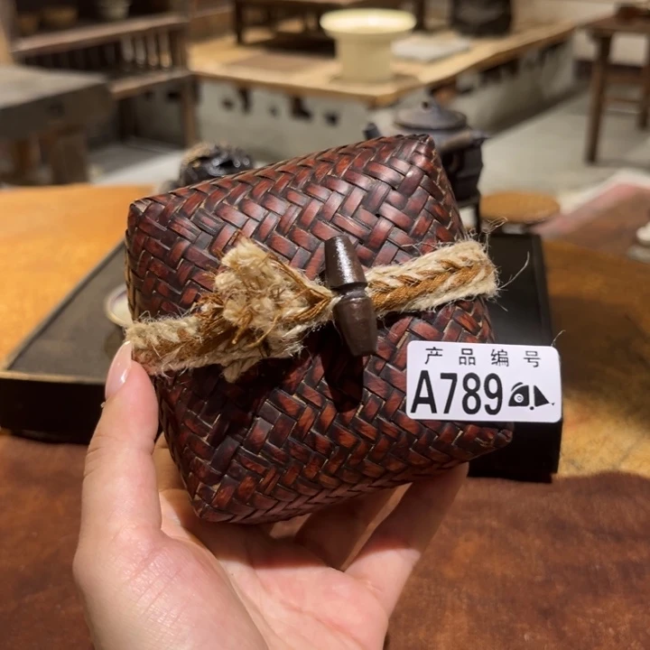 景德镇鱼和熊手工陶艺