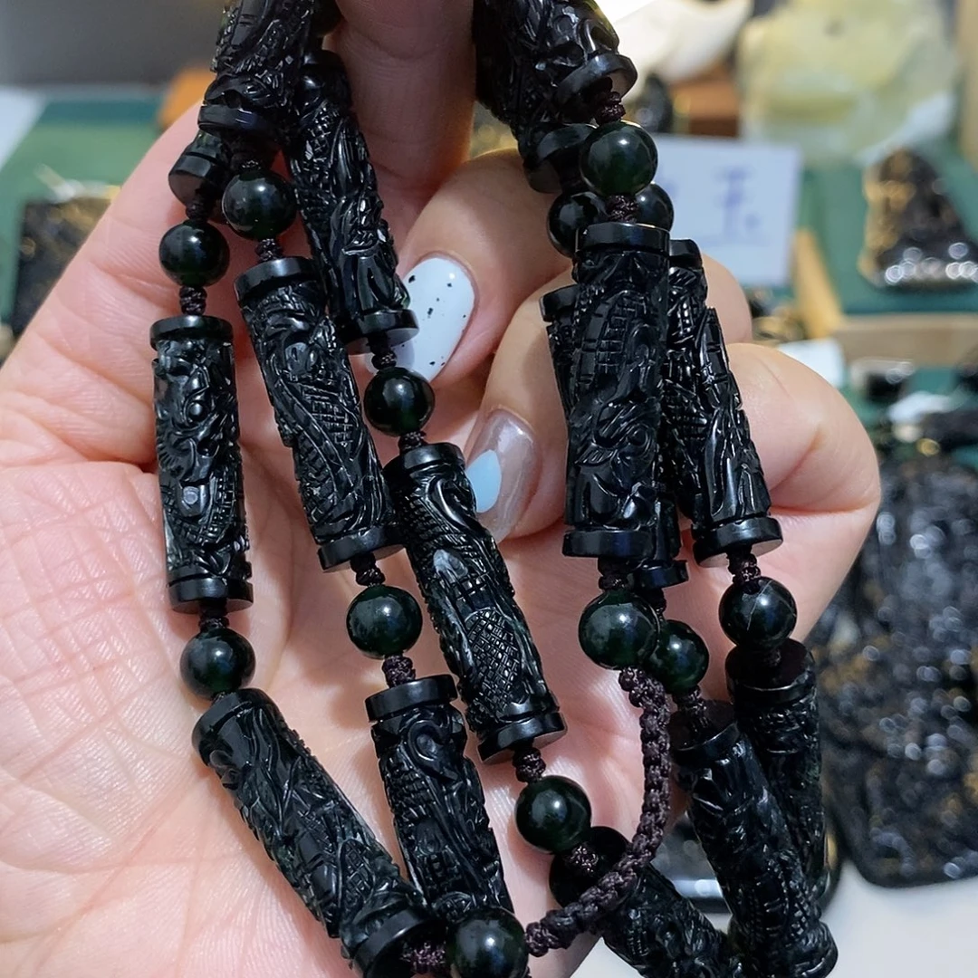 福***裕蛇纹石玉未镶嵌颈饰