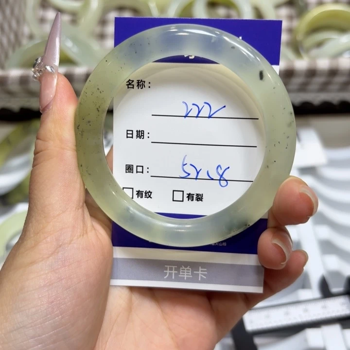未镶嵌岫玉手镯天然