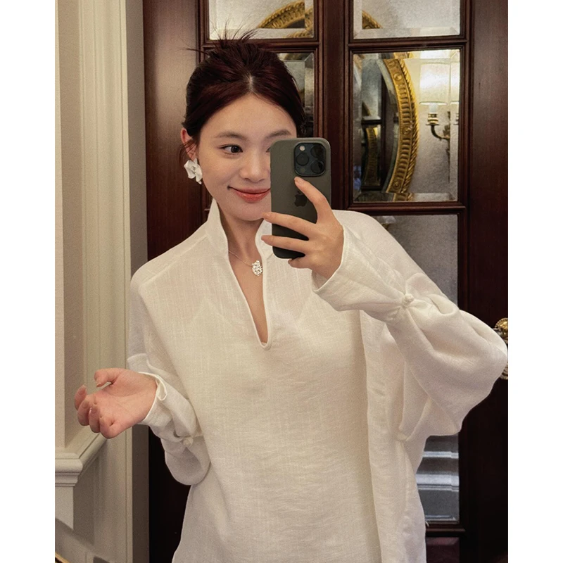 今年流行！新中式白色衬衫女时尚极简气质高级慵懒感国风大V领上衣