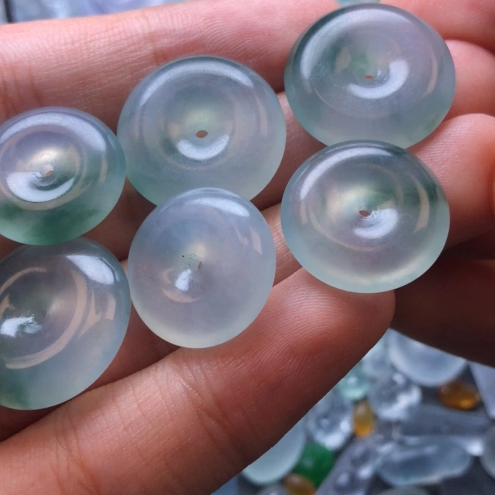 定制翡翠未镶嵌挂件