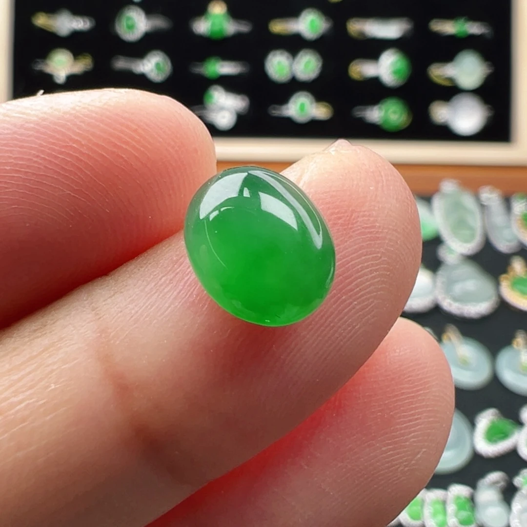 翡翠未镶嵌颈饰蛋9.4