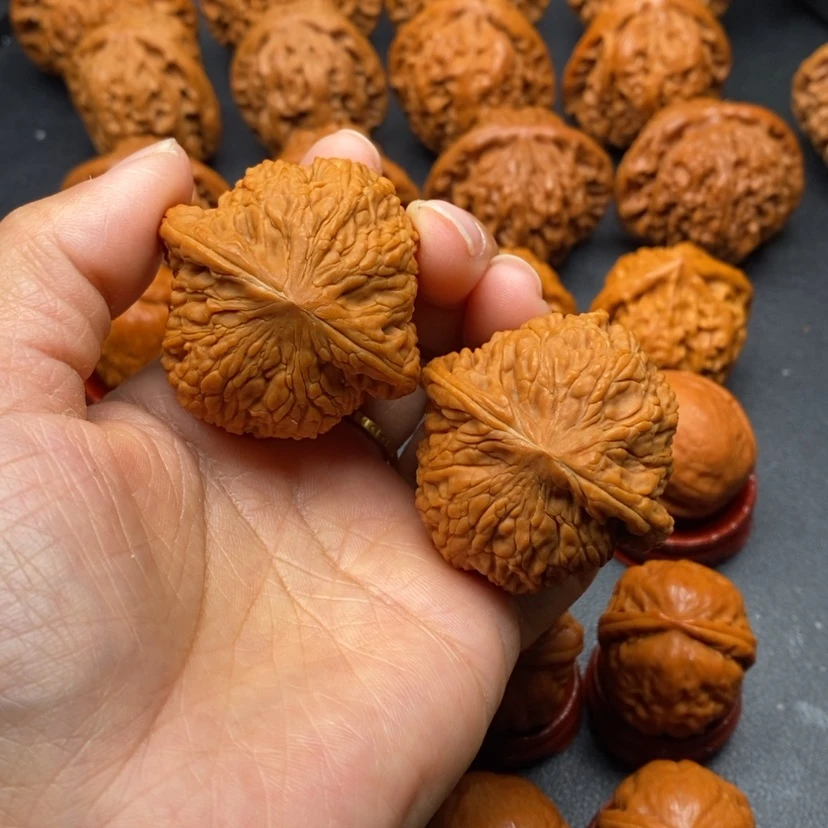 【闪购商品】文玩核桃把件可*核桃