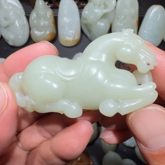颈饰未镶嵌和田玉（糖玉）青**身
