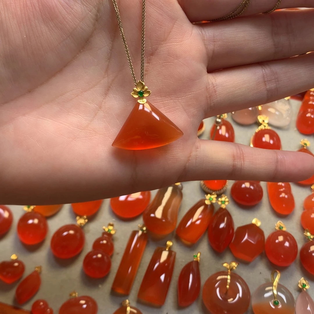 南红玛瑙未镶嵌颈饰