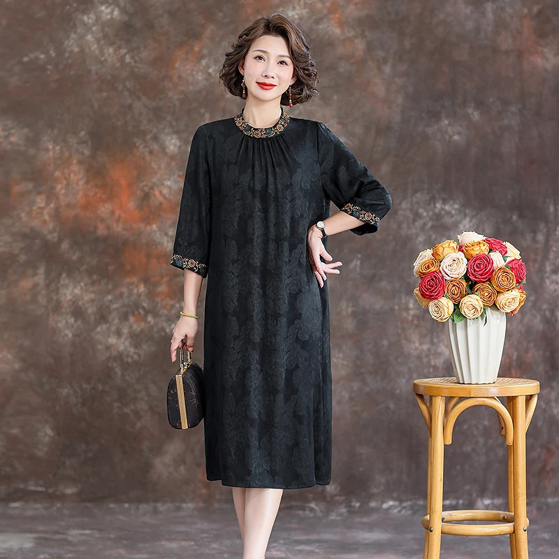 齐黛品牌2025新品香云纱连衣裙女宽松显瘦刺绣小个子妈妈真丝裙夏