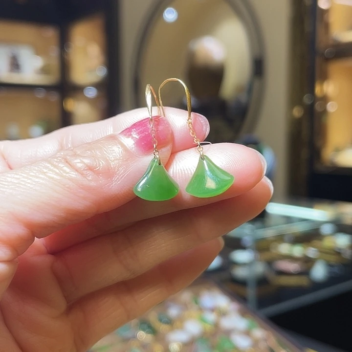 18K金镶嵌和田玉耳饰