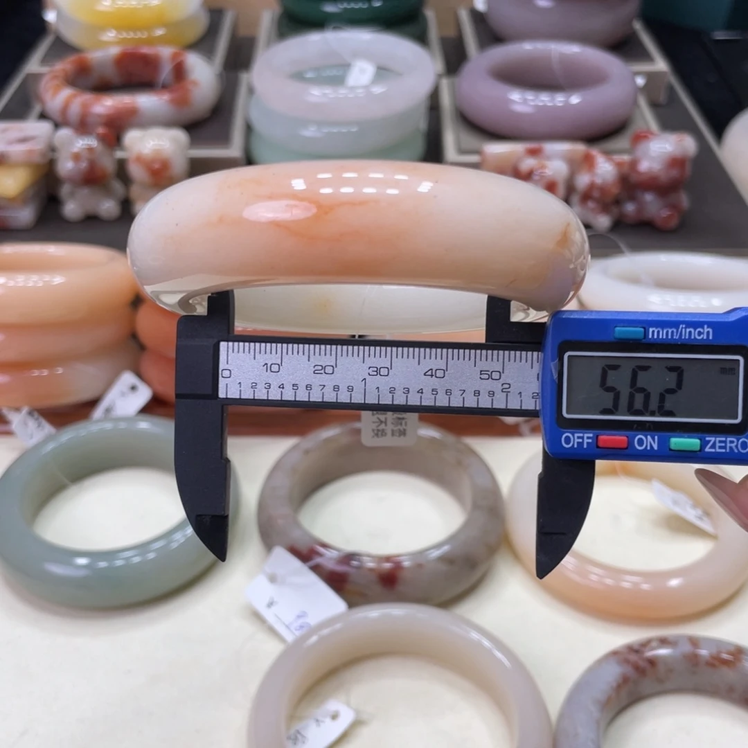 石英岩玉手镯未镶嵌