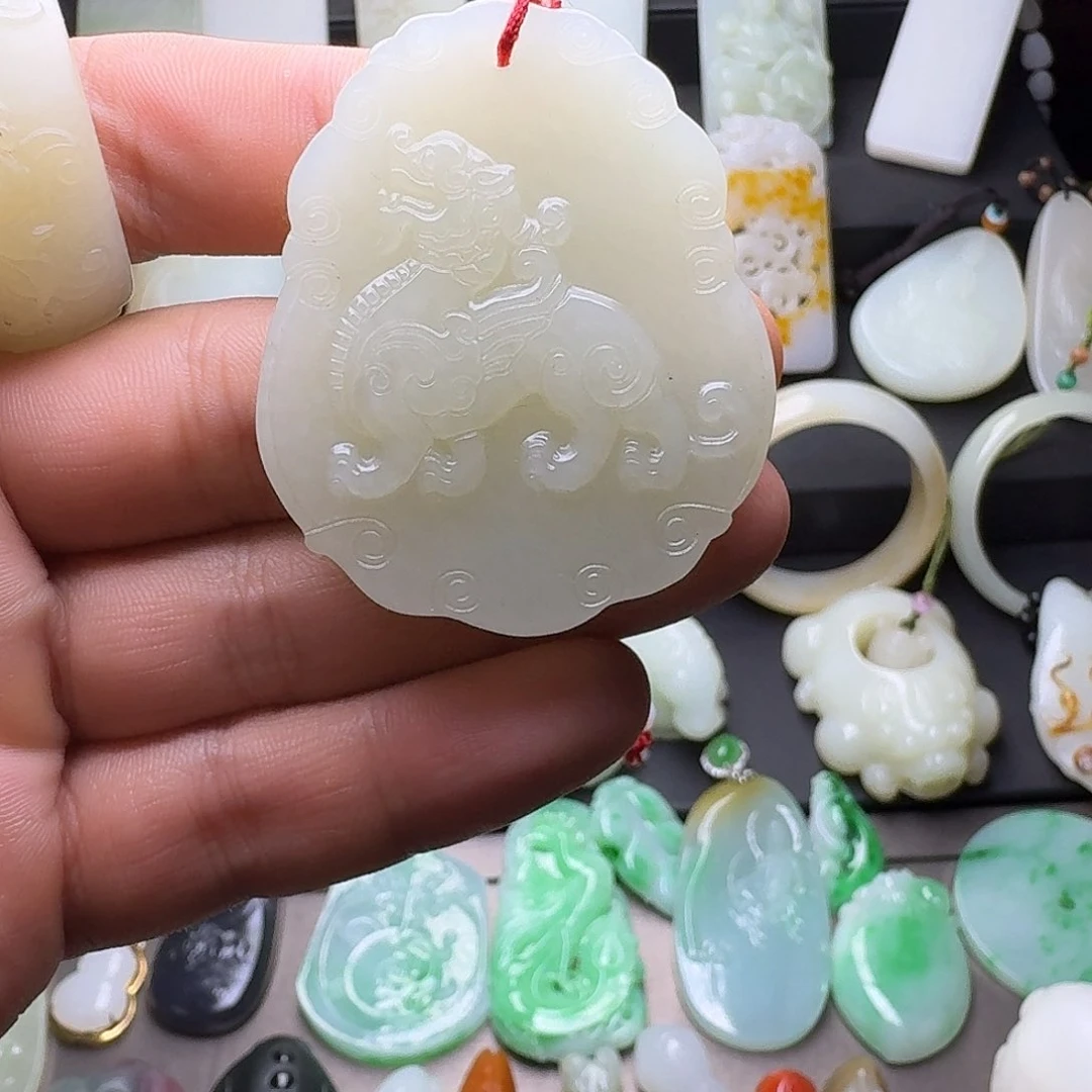 和田玉（青白玉）未镶嵌吊坠(不含链)