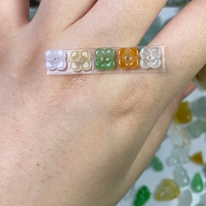 定制翡翠未镶嵌四叶草