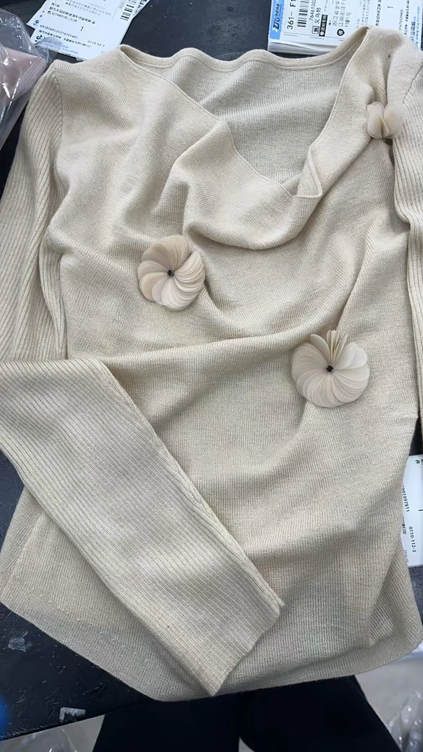 好久不见杏色花朵针织衫