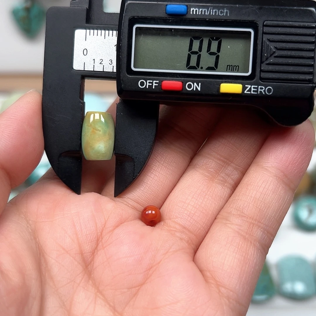 南红玛瑙未镶嵌珠宝奇石