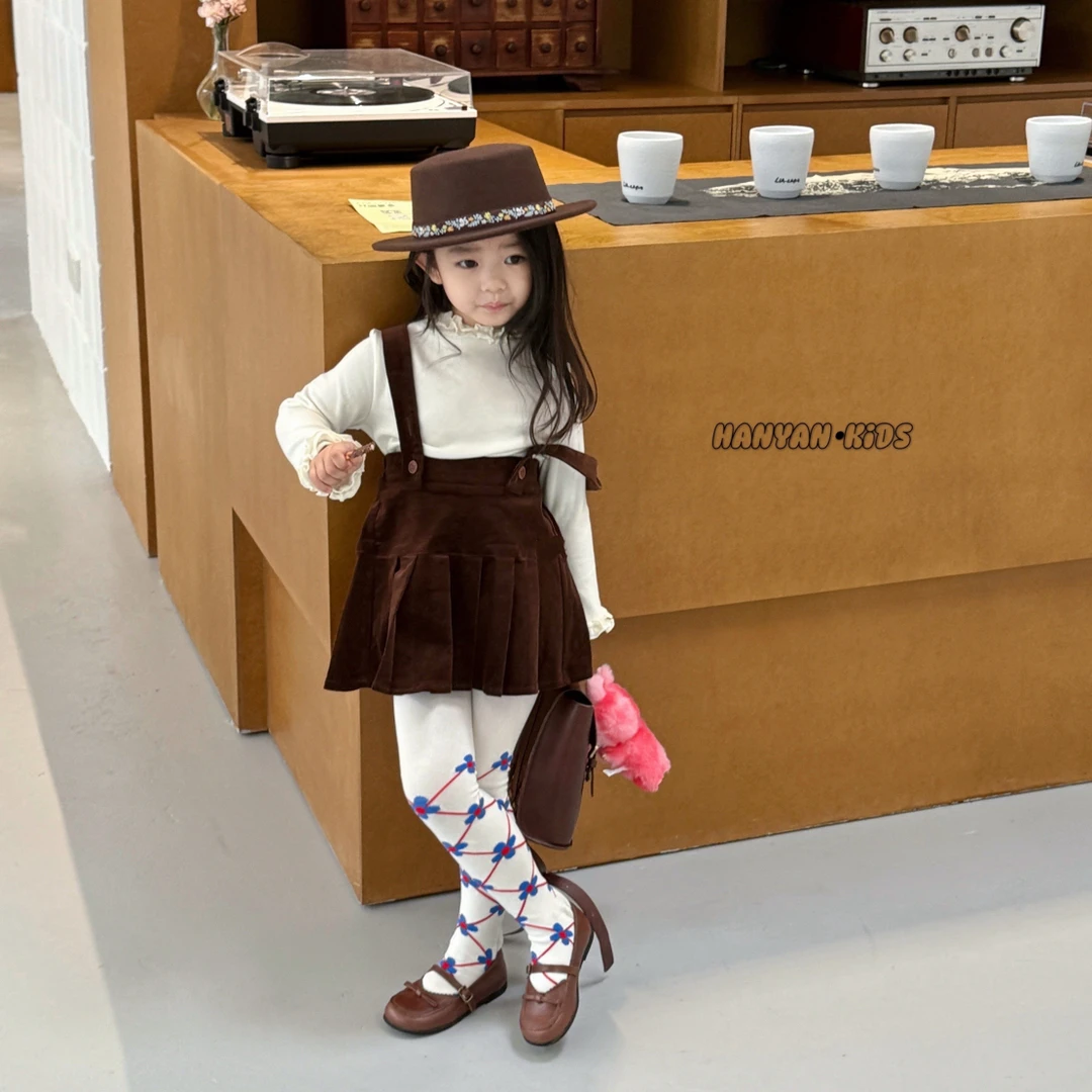 2025年秋冬韩版新款女童白色木耳边打底衫灯芯绒背带连衣裙套装