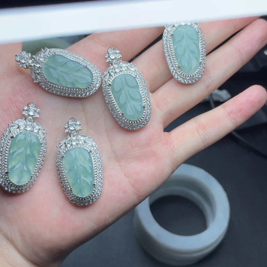 翡翠未镶嵌挂件翡翠