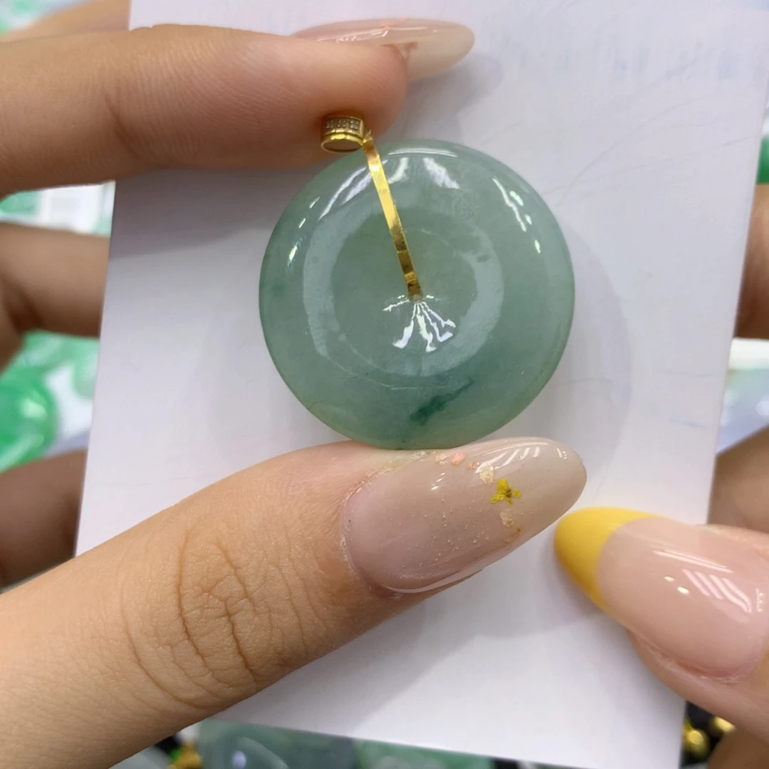 颈饰18K金镶嵌翡翠