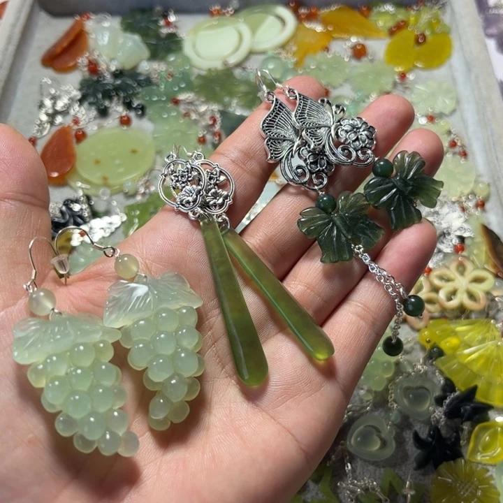 蛇纹石玉合金吊坠