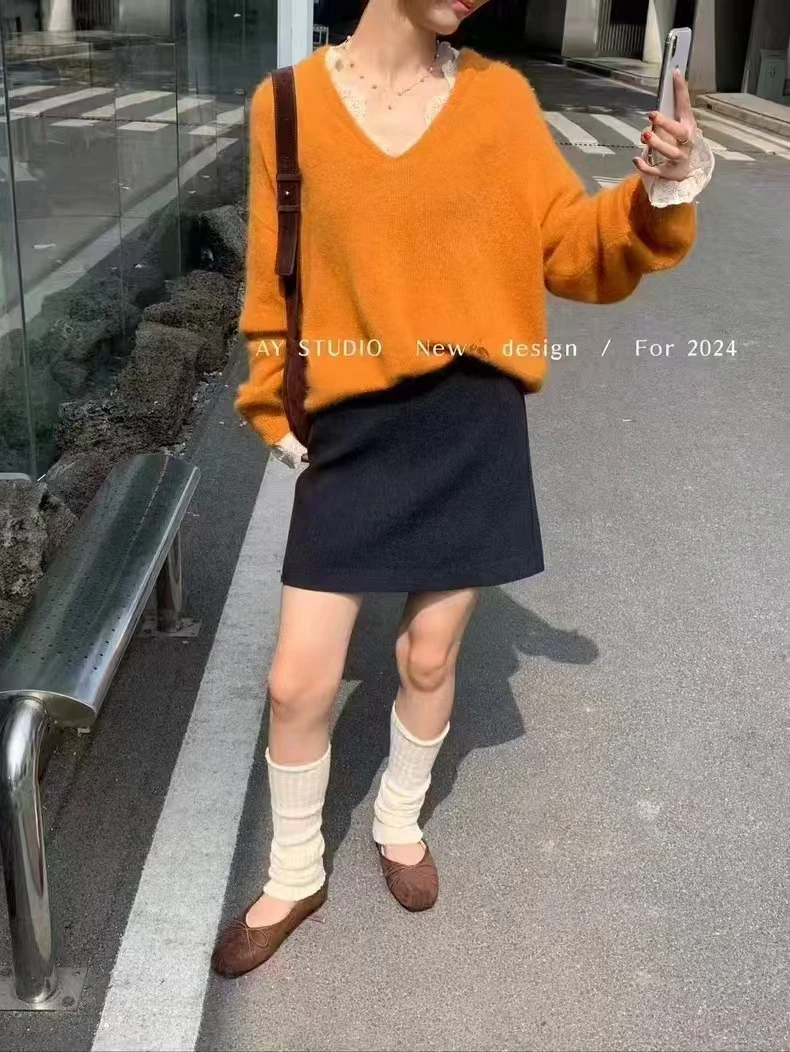 杨璇家精选蕾丝V领毛衣C4