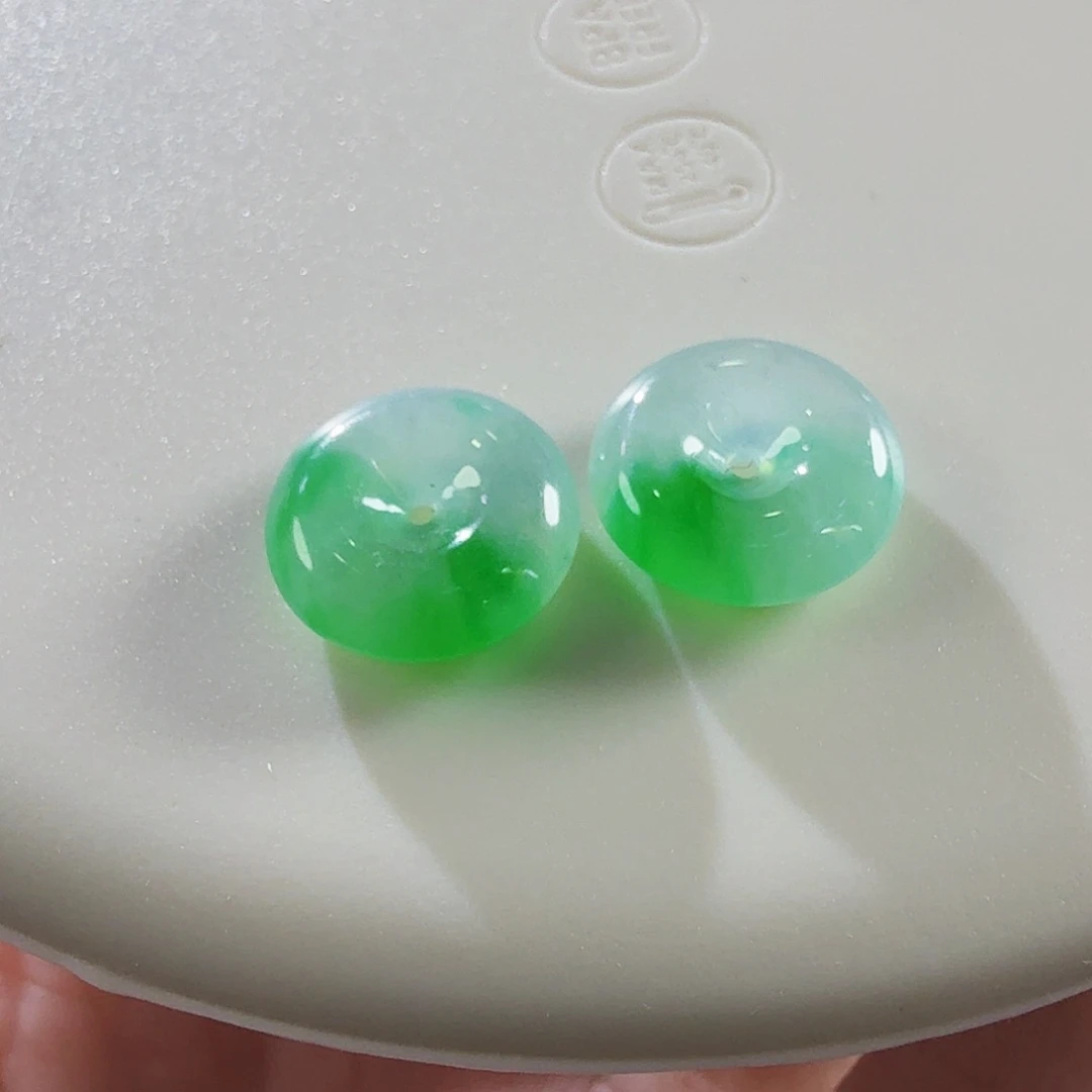 翡翠未镶嵌颈饰平安扣一对