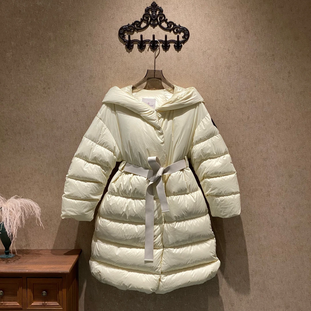 99新 MONCLER Toekomst米黄色徽标logo连帽羽绒服/0码/39046