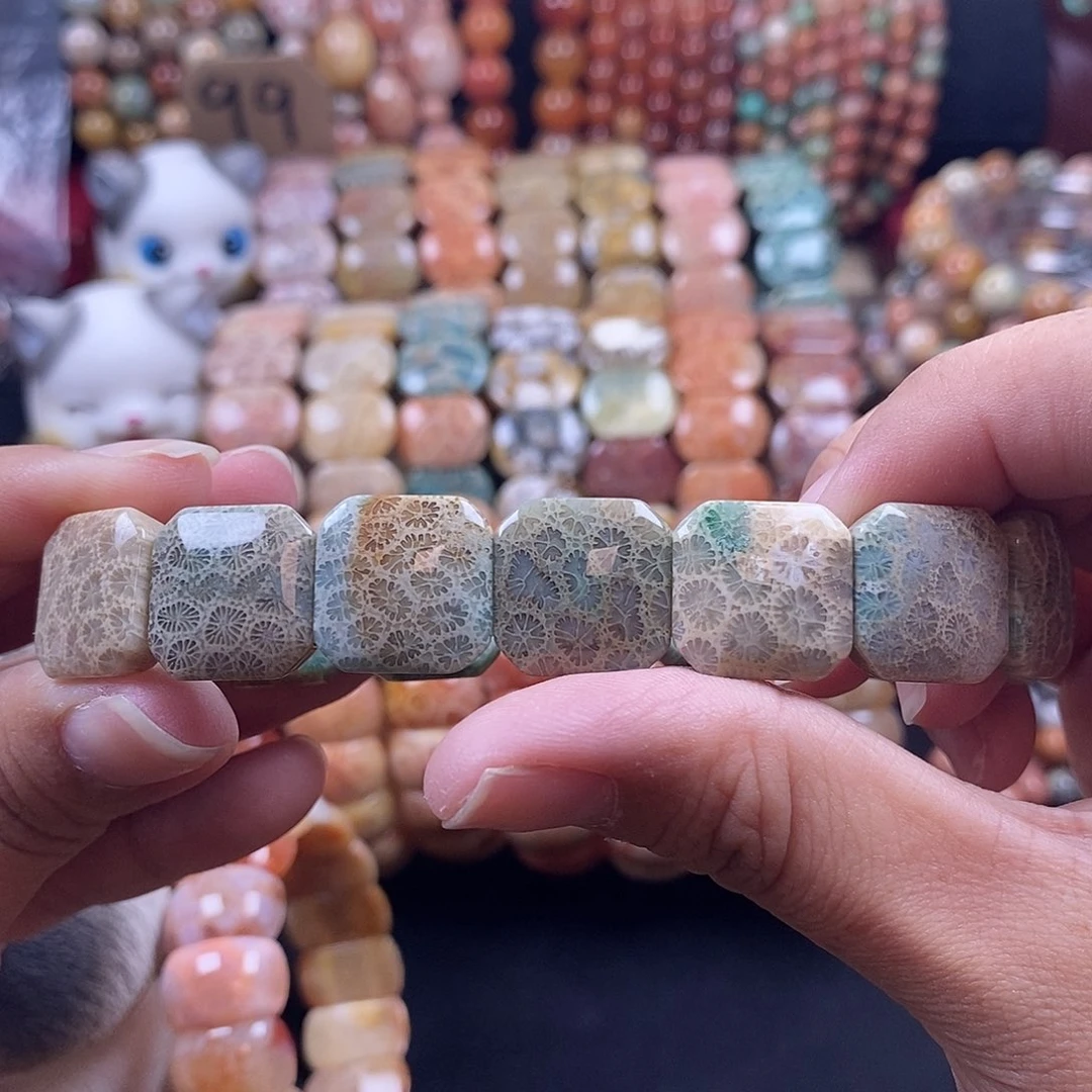 硅化珊瑚（珊瑚玉）手牌未镶嵌小荷叶花52