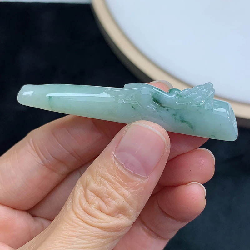 飘绿 精雕 貔貅 烟嘴 摆件 10.71g正品缅甸天然A货翡翠玉石