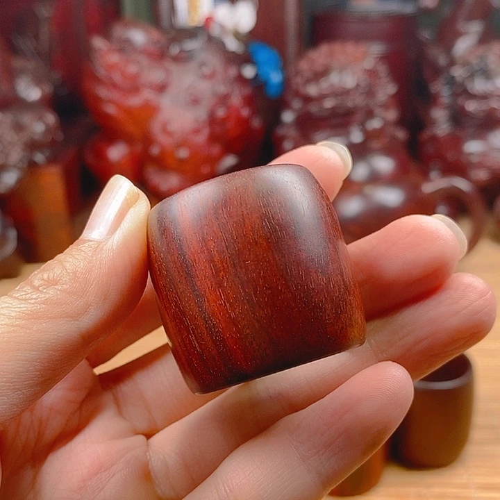 交趾黄檀（大红酸枝）