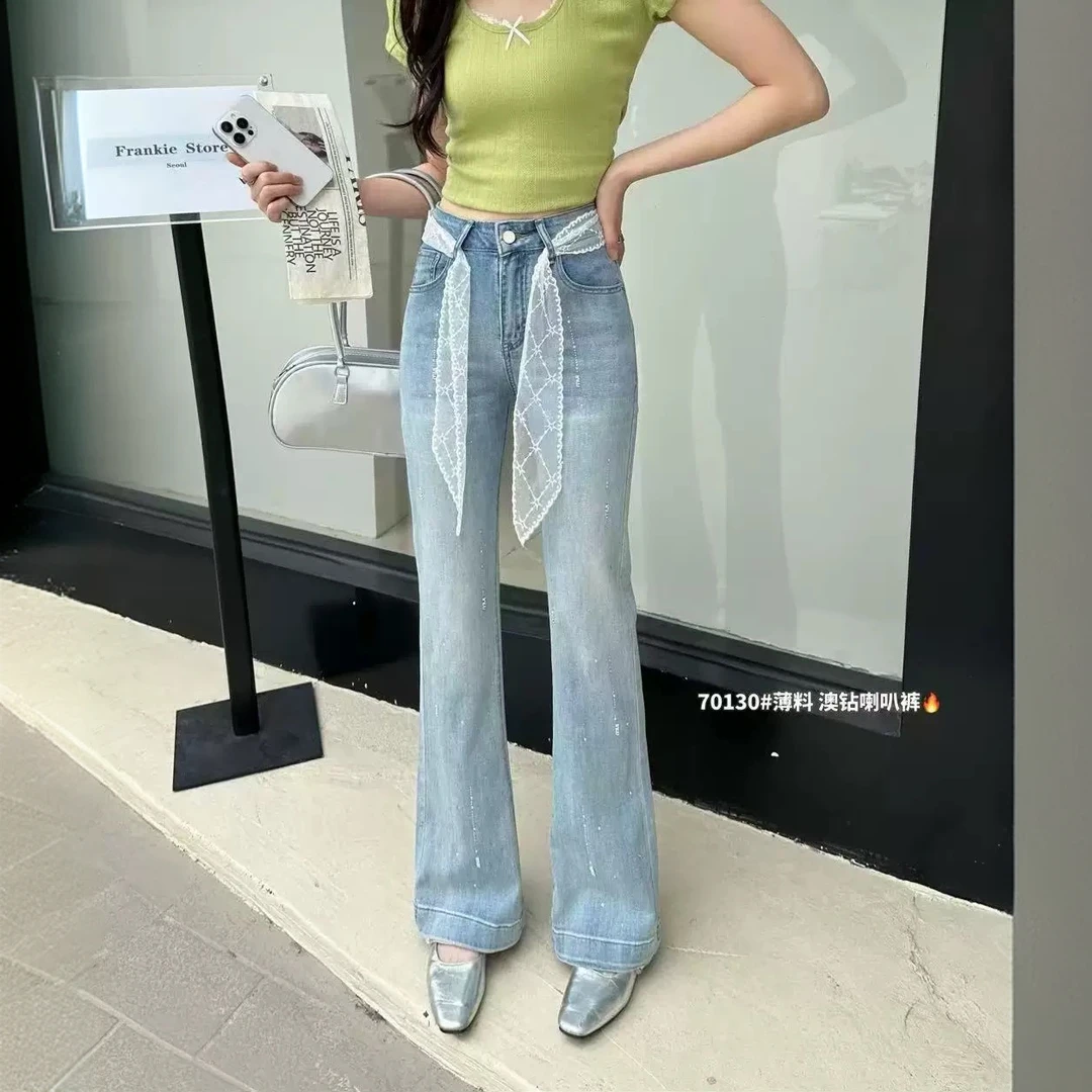 浅蓝色蕾丝腰带烫钻微喇叭牛仔裤女2025夏季新款九分马蹄裤小个子