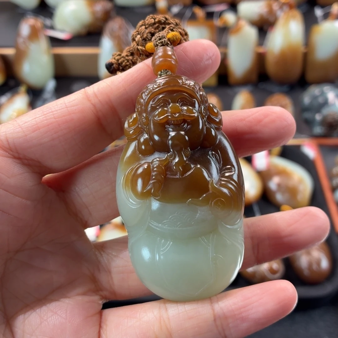 浅***岸颈饰未镶嵌和田玉