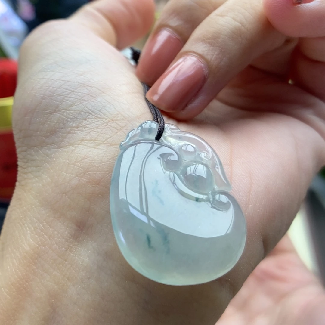 翡翠未镶嵌颈饰吊坠69