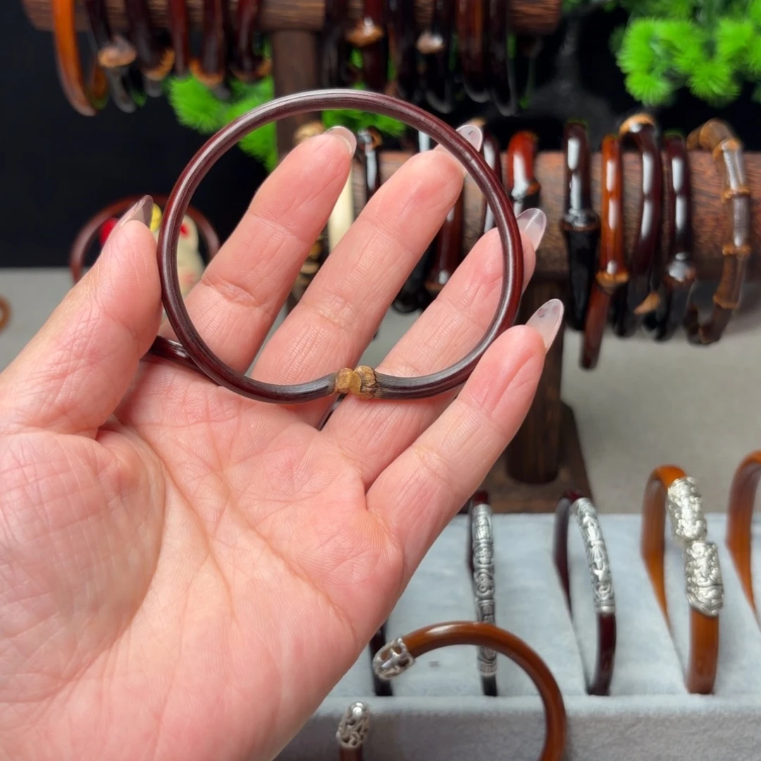 㞮****木质非金属鸡血藤手镯