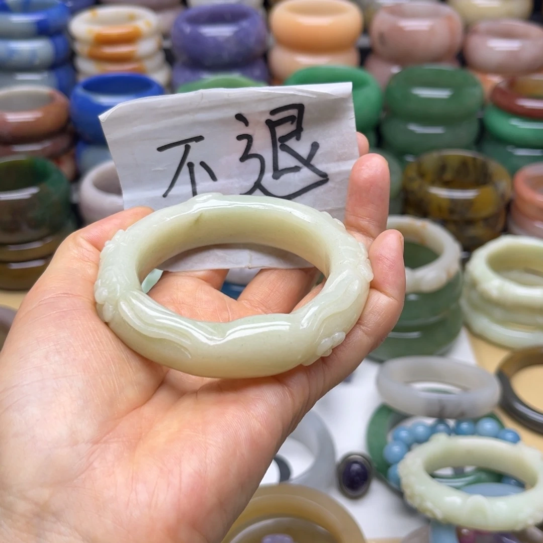 不****石英质玉未镶嵌手镯