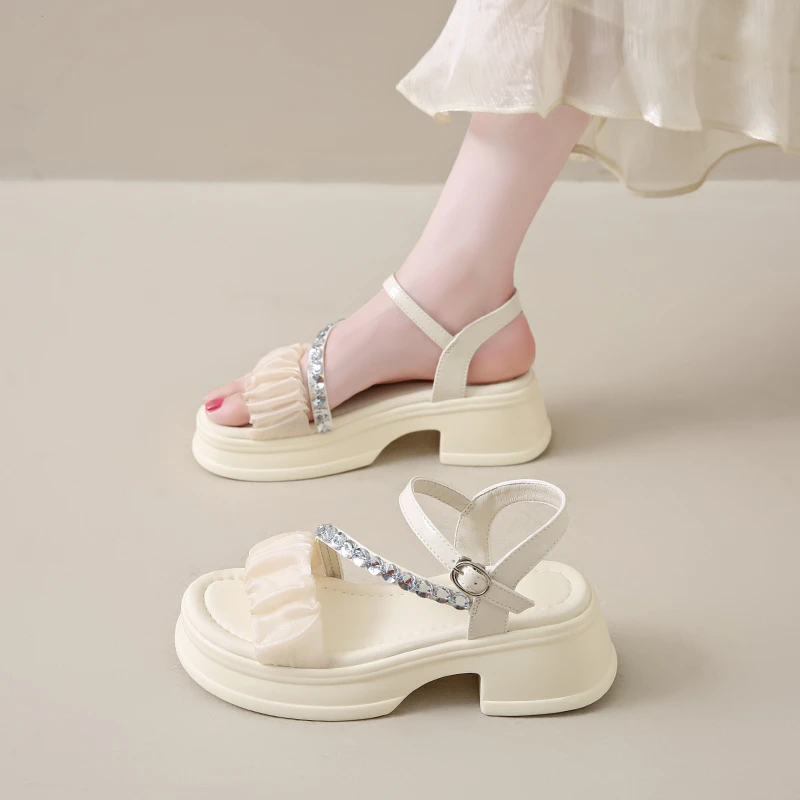 厚底凉鞋女夏外穿2025新款小个子增高小香风网红时尚坡跟时装凉鞋