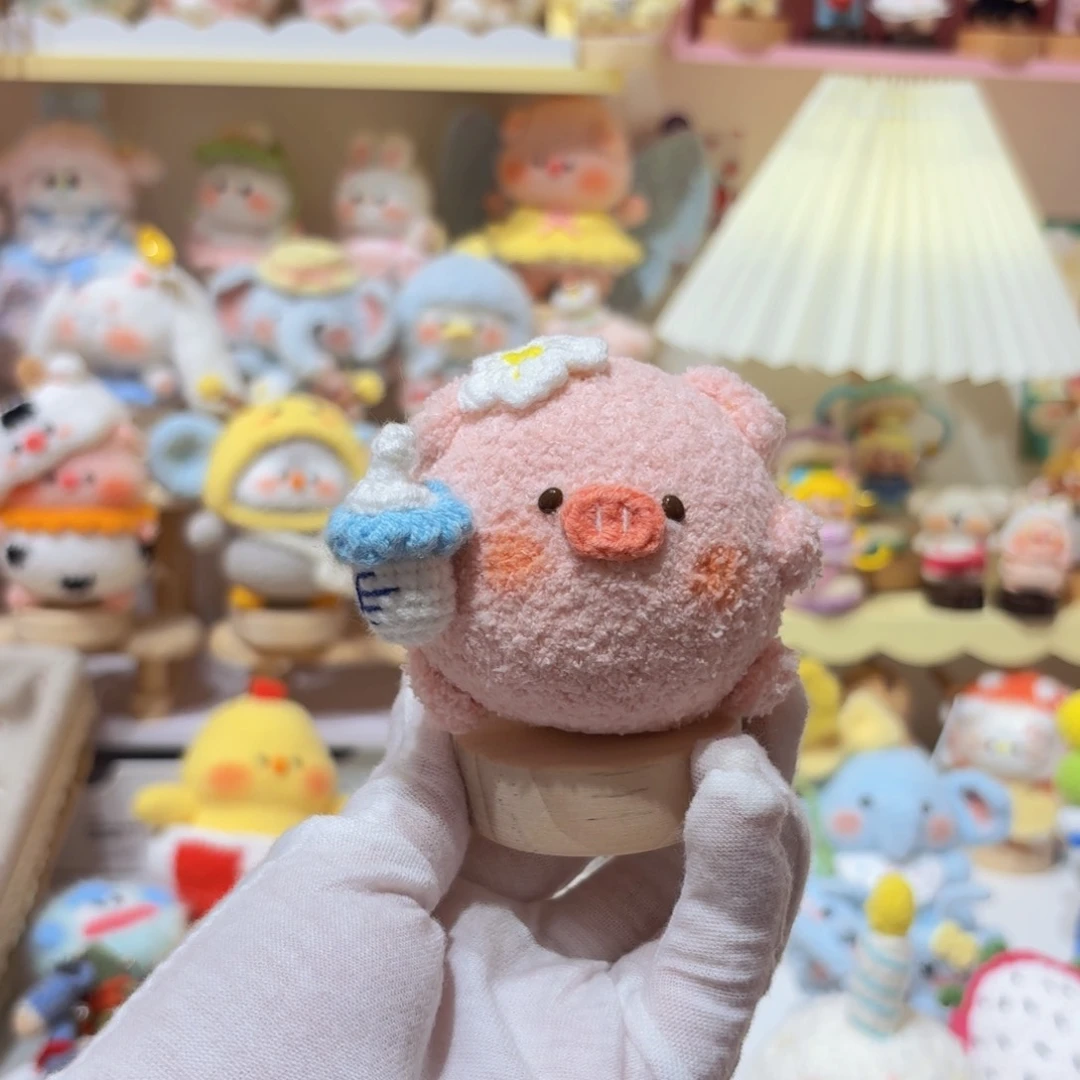 针织品奶瓶小猪做摆件