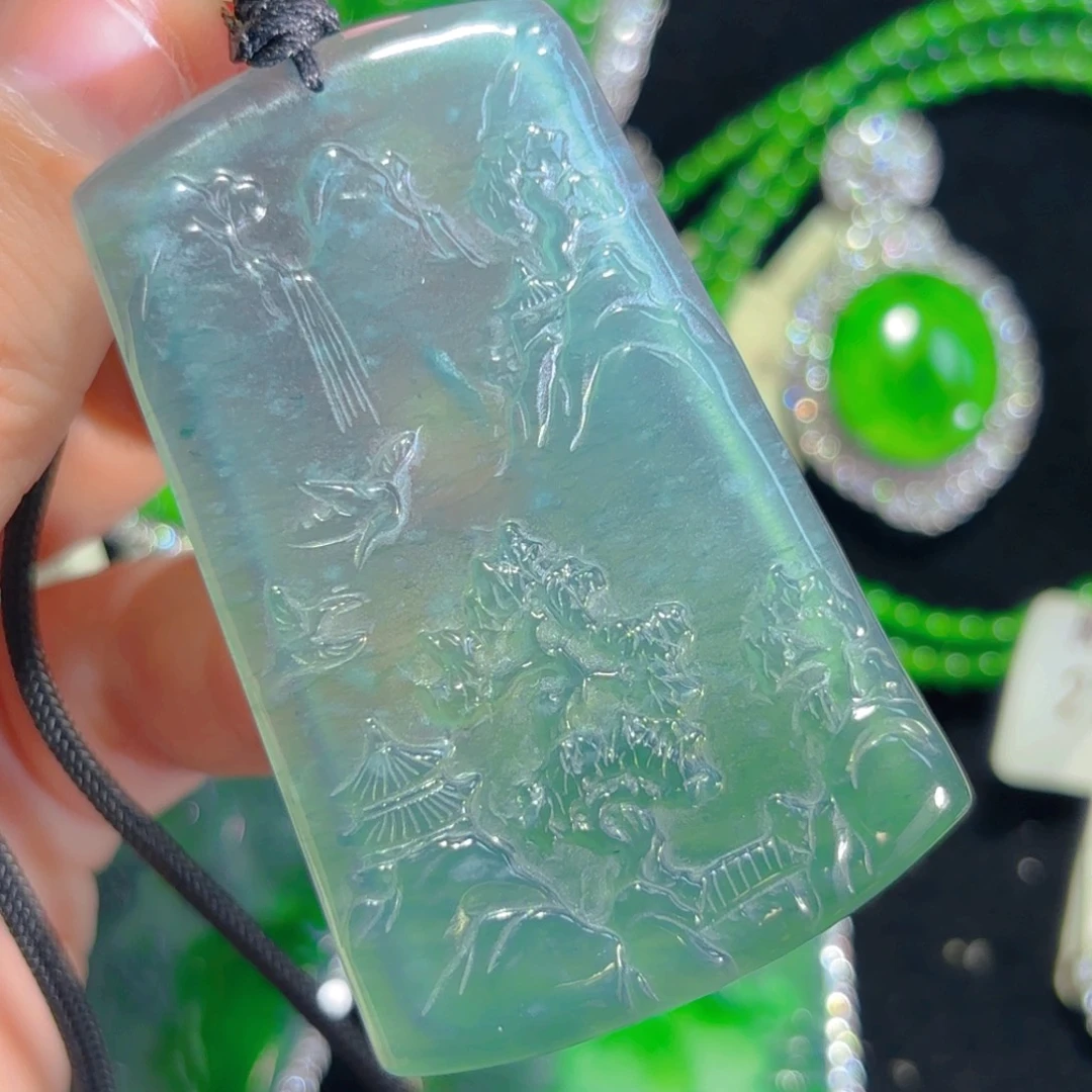 颈饰未镶嵌翡翠山水牌