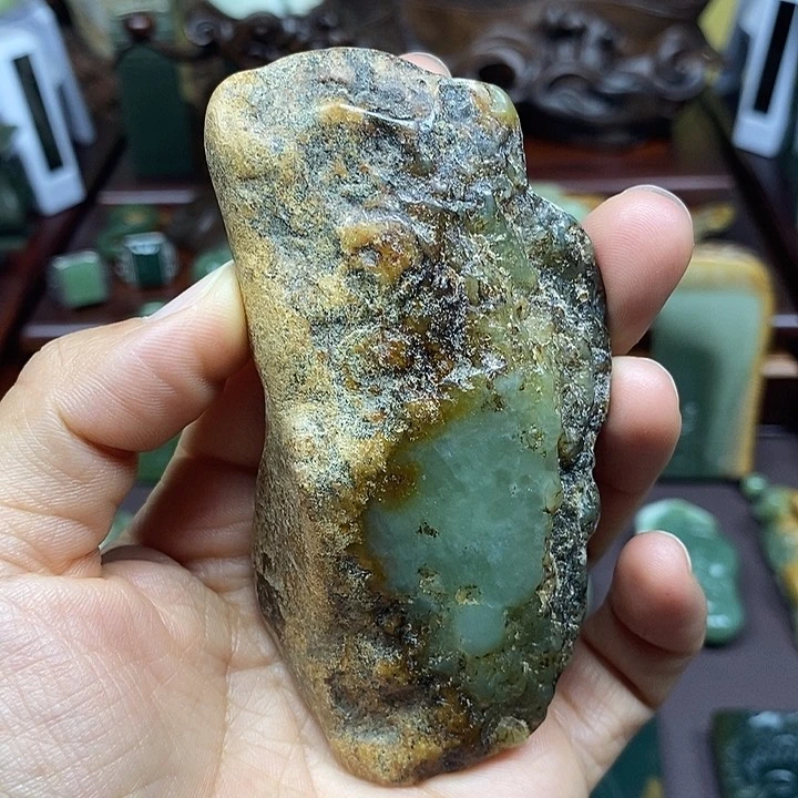 岫岩河磨玉（透闪石质玉）未镶嵌把件