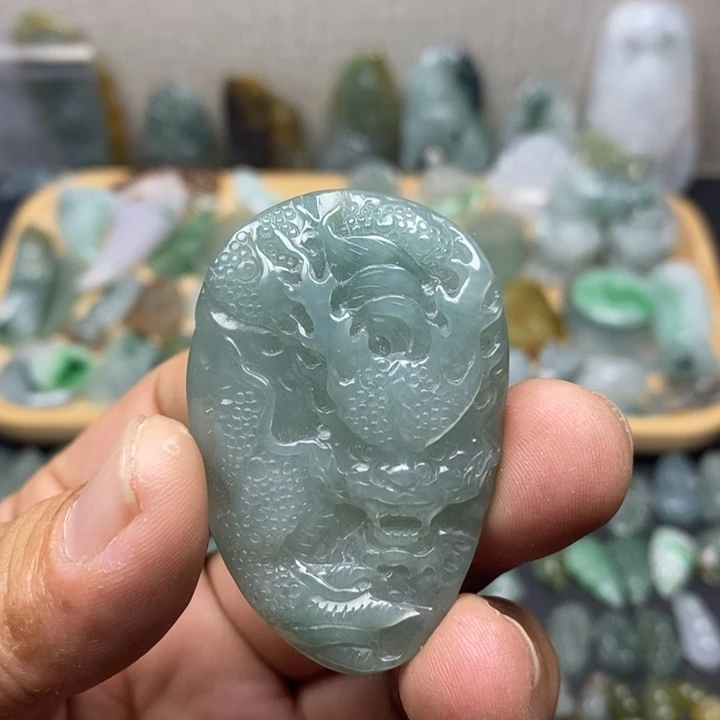 颈饰未镶嵌翡翠龙