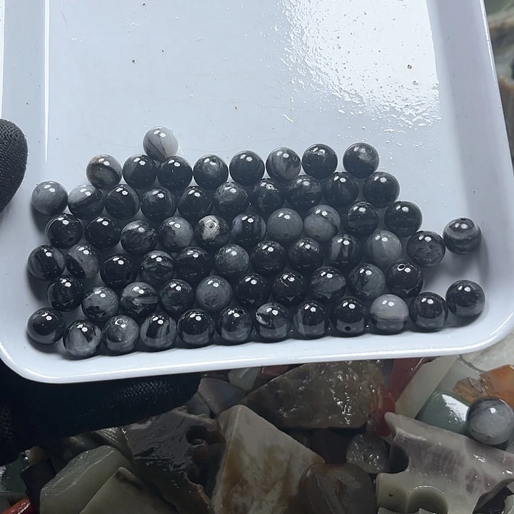 和田玉（糖玉）和田玉边角料9K金镶嵌用****7