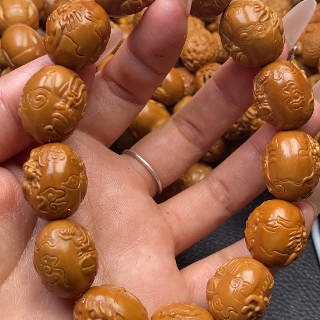 橄榄核手串御龙关公