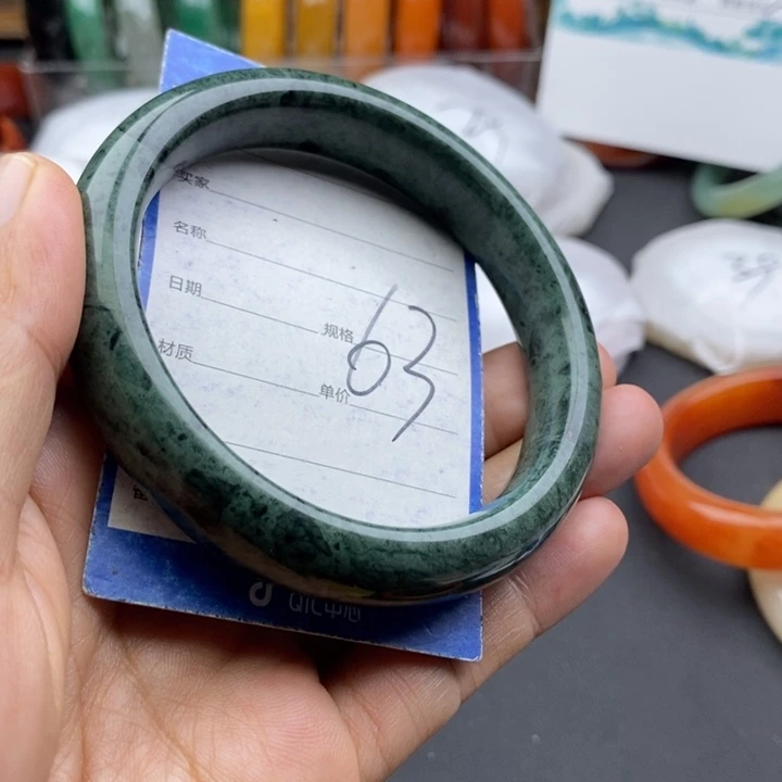 未镶嵌手镯石英质玉